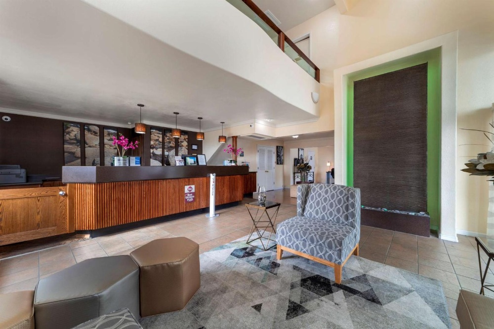 Best Western Plus Northwoods Inn