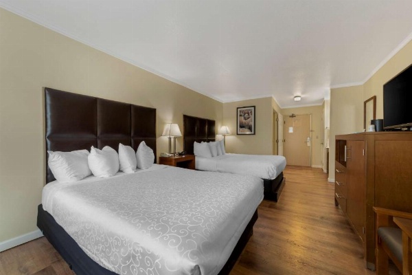 Best Western Plus Northwoods Inn image 25