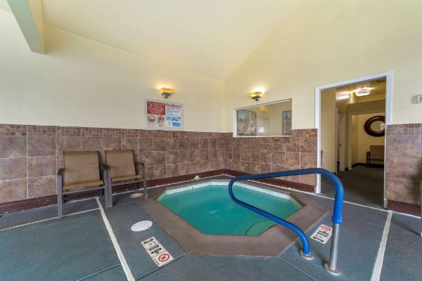 Best Western Plus Northwoods Inn image 8